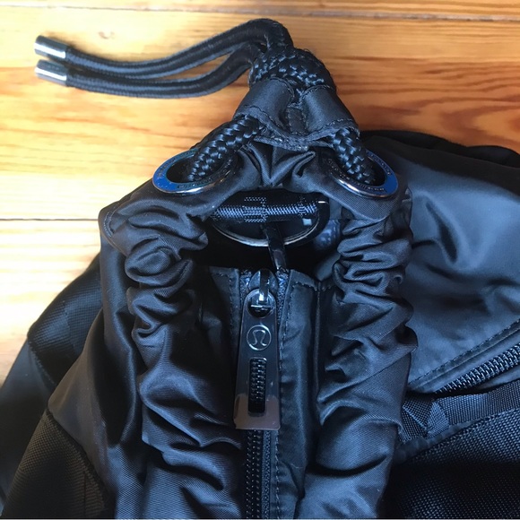 Lululemon Athletica Black Athletic Gym Bag, EUC, 22” - Picture 16 of 16